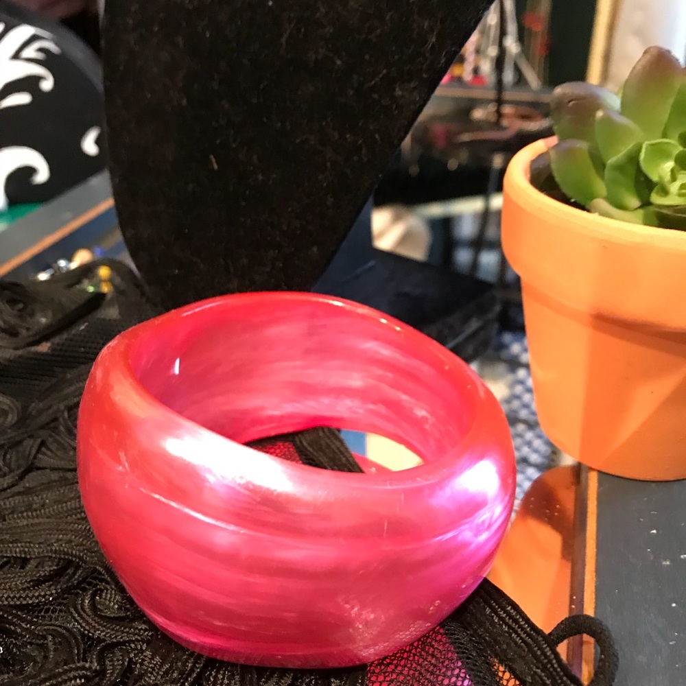 CUTE AND Shiny Pink Bracelet